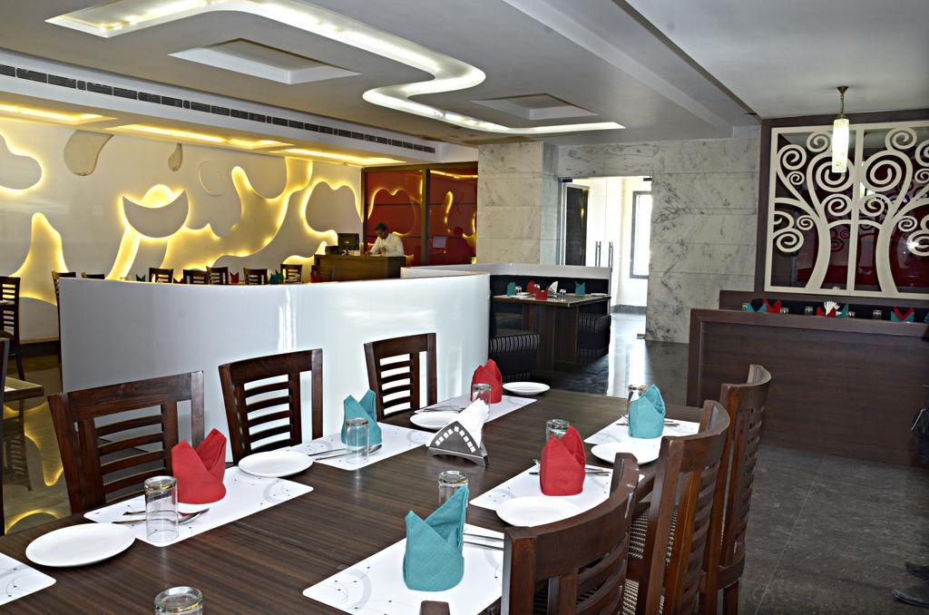 Hotel Crimson Palace Agra  Bagian luar foto