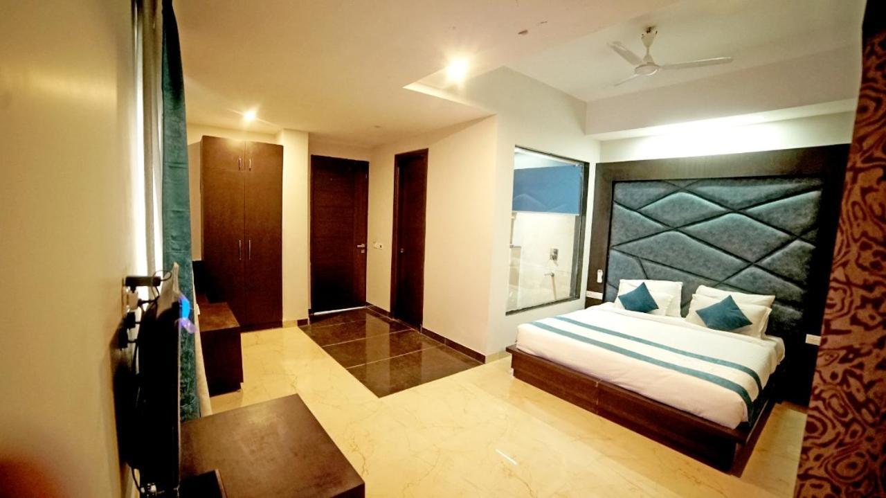 Hotel Crimson Palace Agra  Bagian luar foto