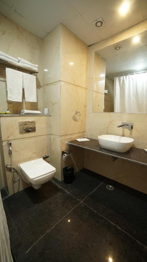 Hotel Crimson Palace Agra  Bagian luar foto