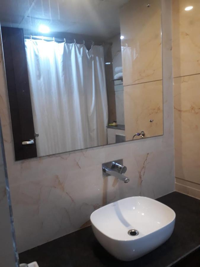 Hotel Crimson Palace Agra  Bagian luar foto