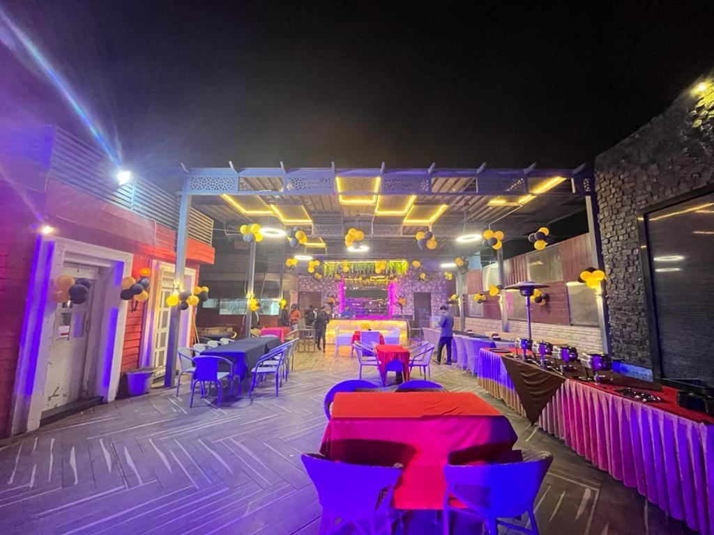 Hotel Crimson Palace Agra  Bagian luar foto