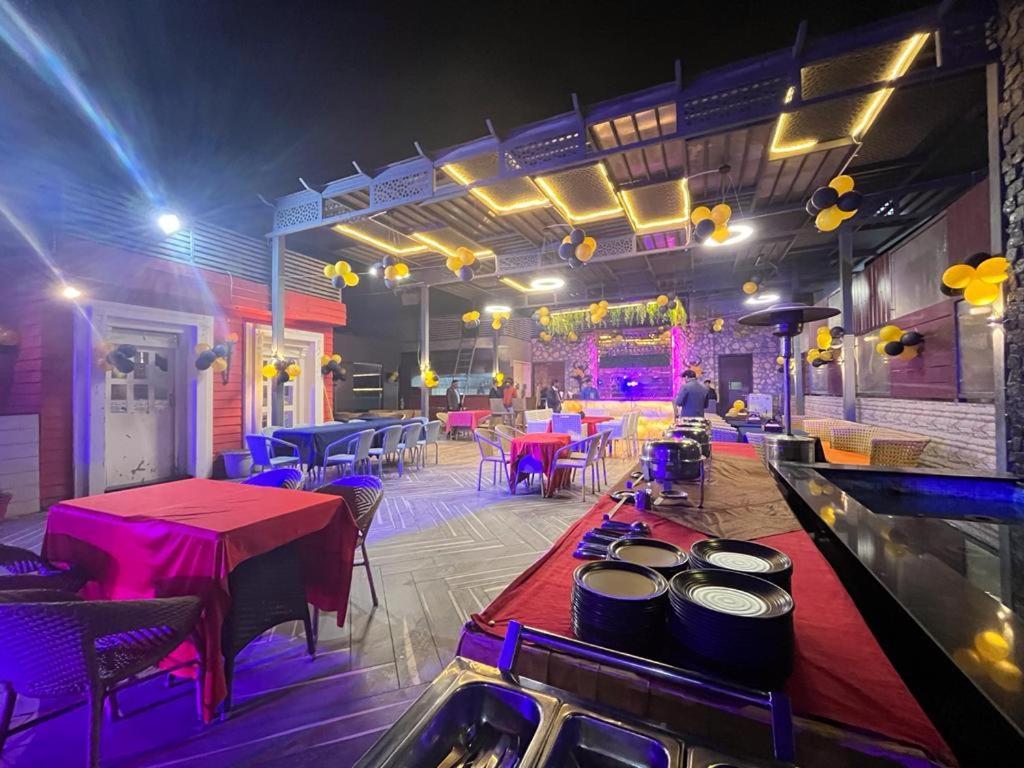 Hotel Crimson Palace Agra  Bagian luar foto
