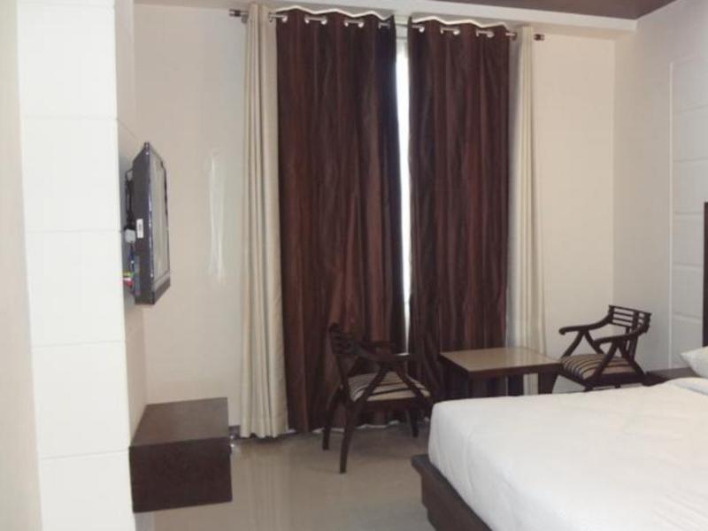 Hotel Crimson Palace Agra  Bagian luar foto