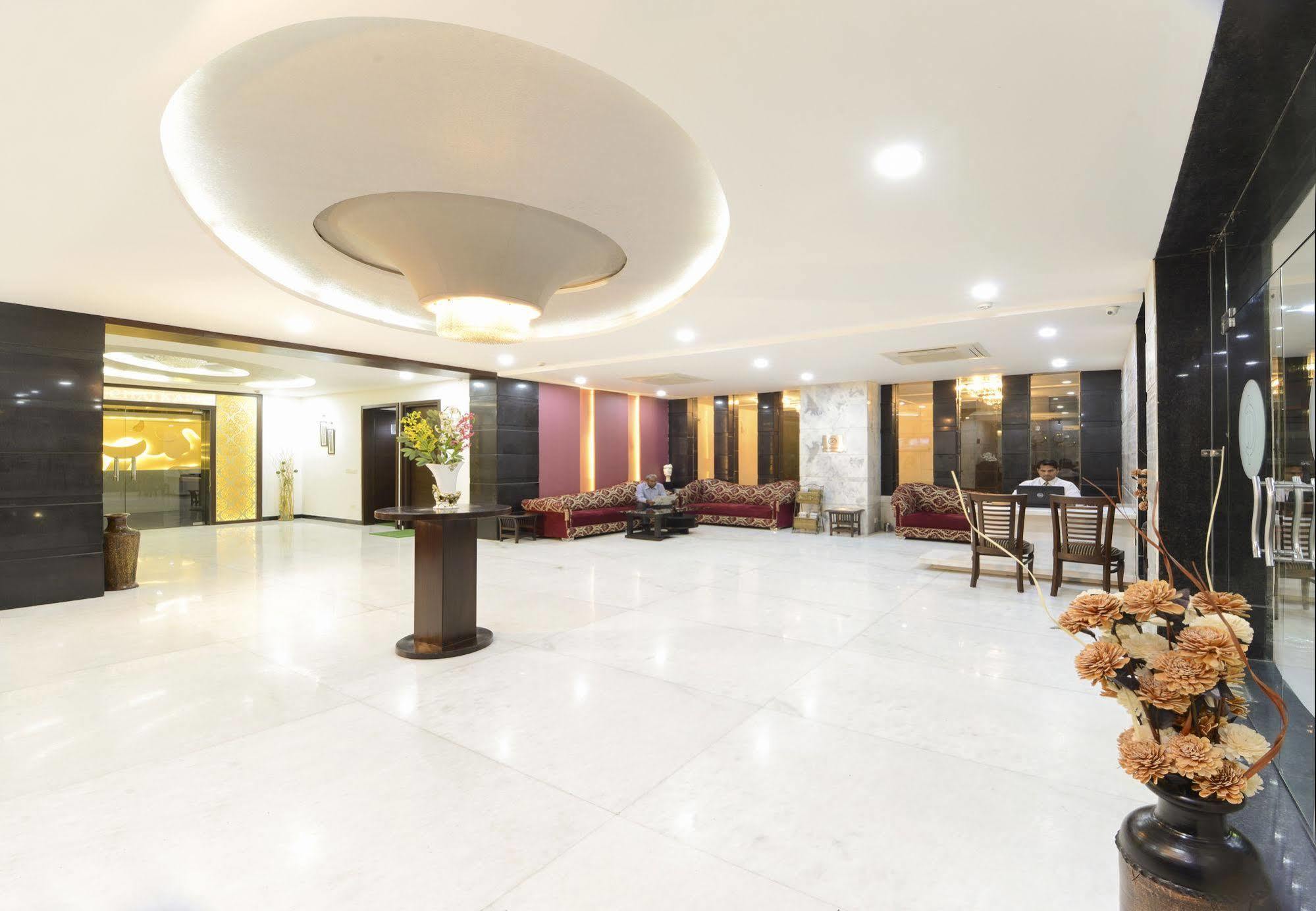 Hotel Crimson Palace Agra  Bagian luar foto