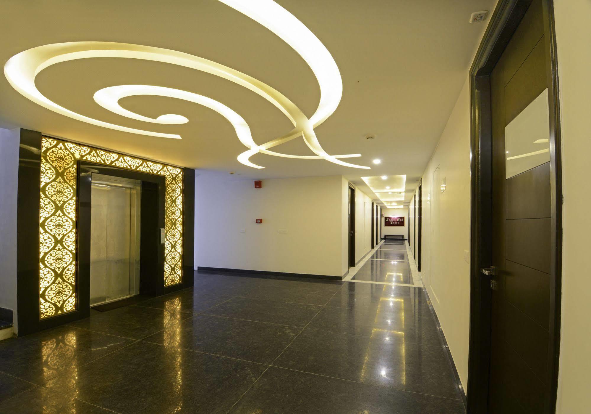 Hotel Crimson Palace Agra  Bagian luar foto