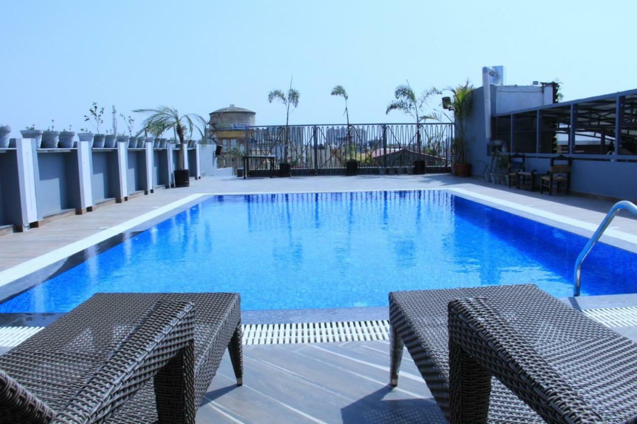 Hotel Crimson Palace Agra  Bagian luar foto